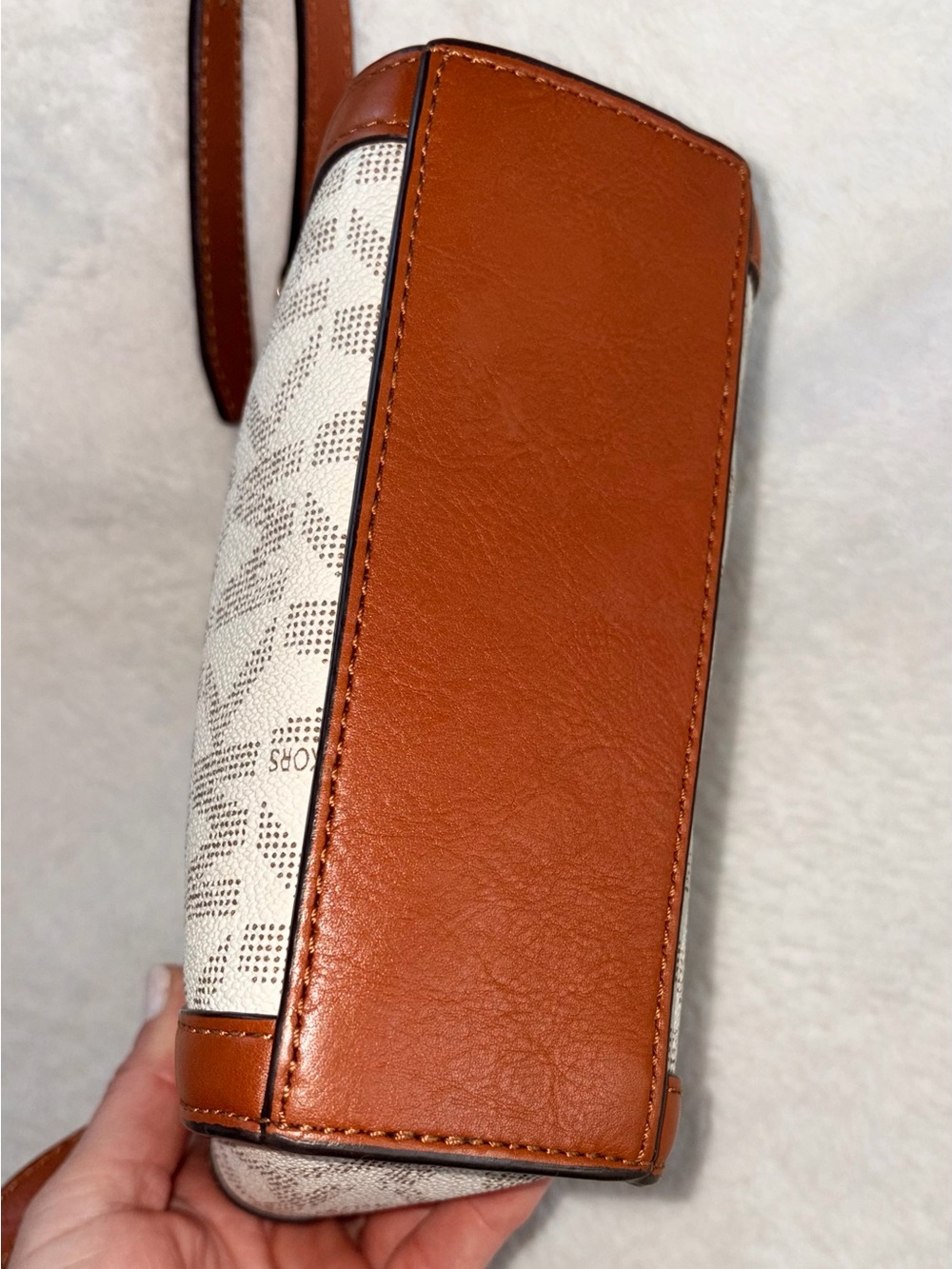 Michael Kors Selma Mini Messenger Crossbody Bag - Picture 4 of 11